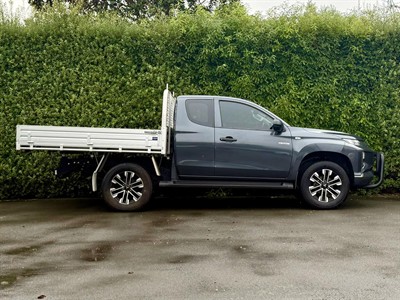 2023 Mitsubishi Triton - Thumbnail