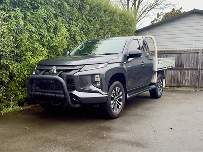 2023 Mitsubishi Triton - Thumbnail