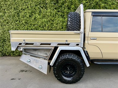2022 Toyota Land Cruiser - Thumbnail