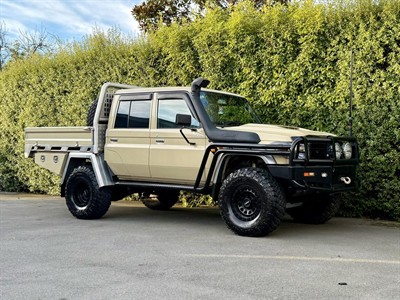 2022 Toyota Land Cruiser - Thumbnail