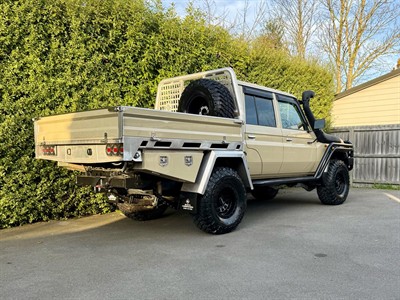 2022 Toyota Land Cruiser - Thumbnail