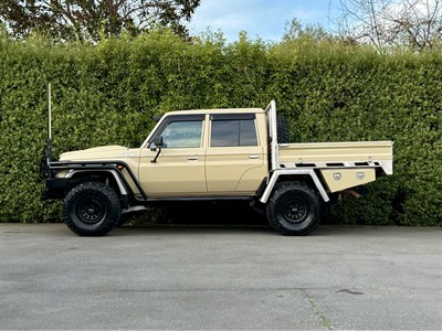 2022 Toyota Land Cruiser - Thumbnail