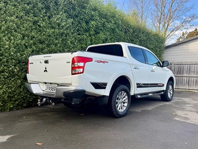 2016 Mitsubishi Triton - Thumbnail