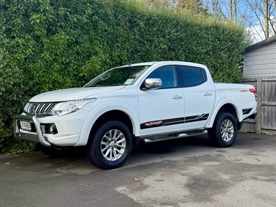 2016 Mitsubishi Triton - Thumbnail