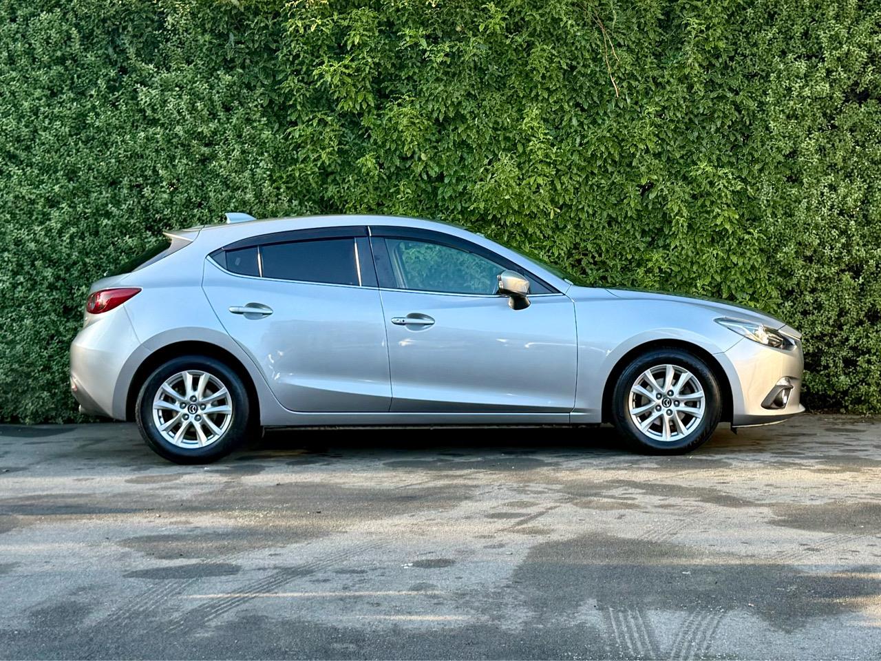2013 Mazda Axela
