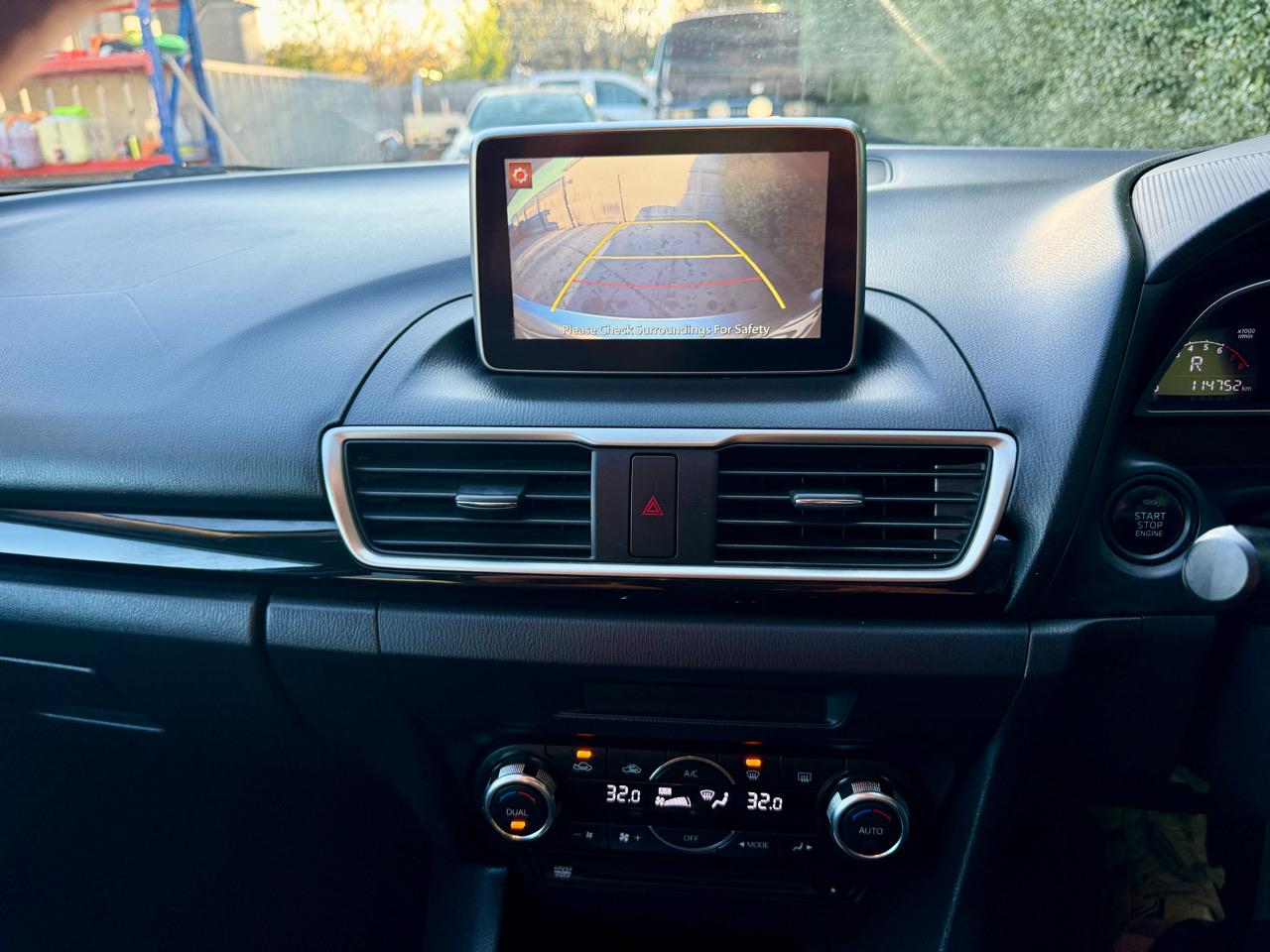 2013 Mazda Axela