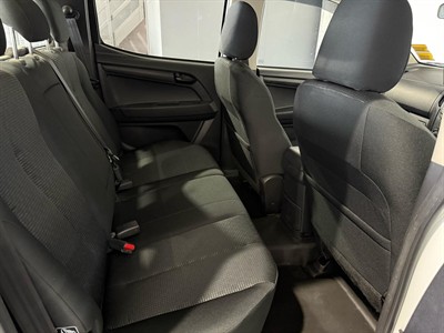 2017 Isuzu D-Max - Thumbnail