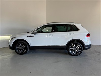 2023 Volkswagen Tiguan - Thumbnail