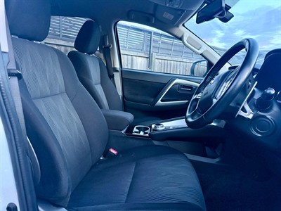 2022 Mitsubishi Pajero Sport - Thumbnail