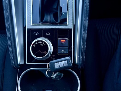 2022 Mitsubishi Pajero Sport - Thumbnail