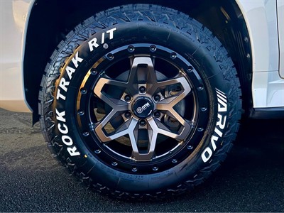 2022 Mitsubishi Pajero Sport - Thumbnail